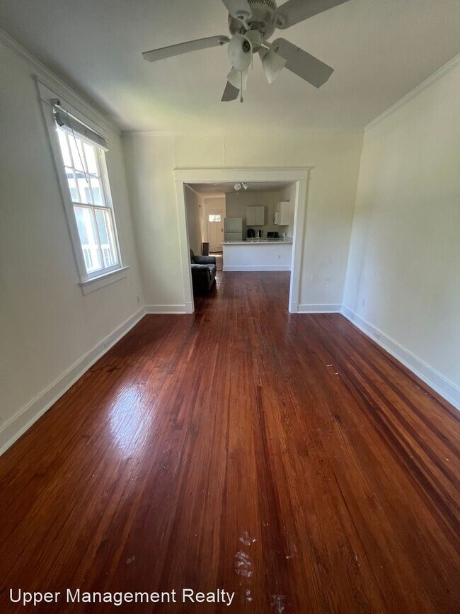 Building Photo - 4 br, 2 bath Apartment - 1531 - 1533 Lower...