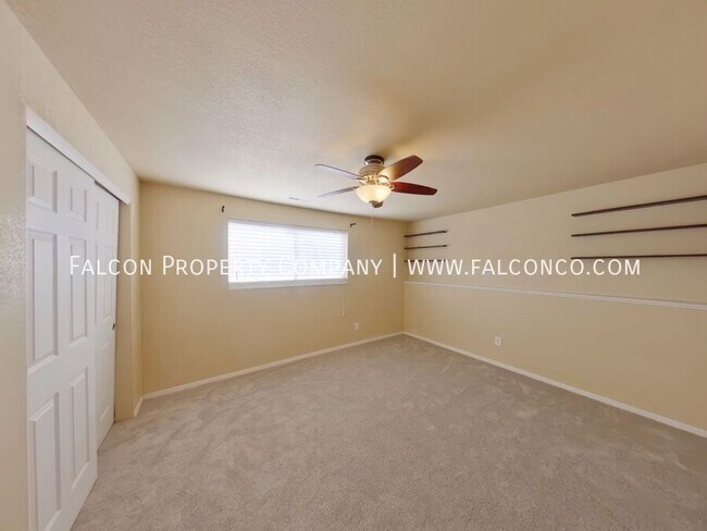 Building Photo - 1339 Hathaway Dr