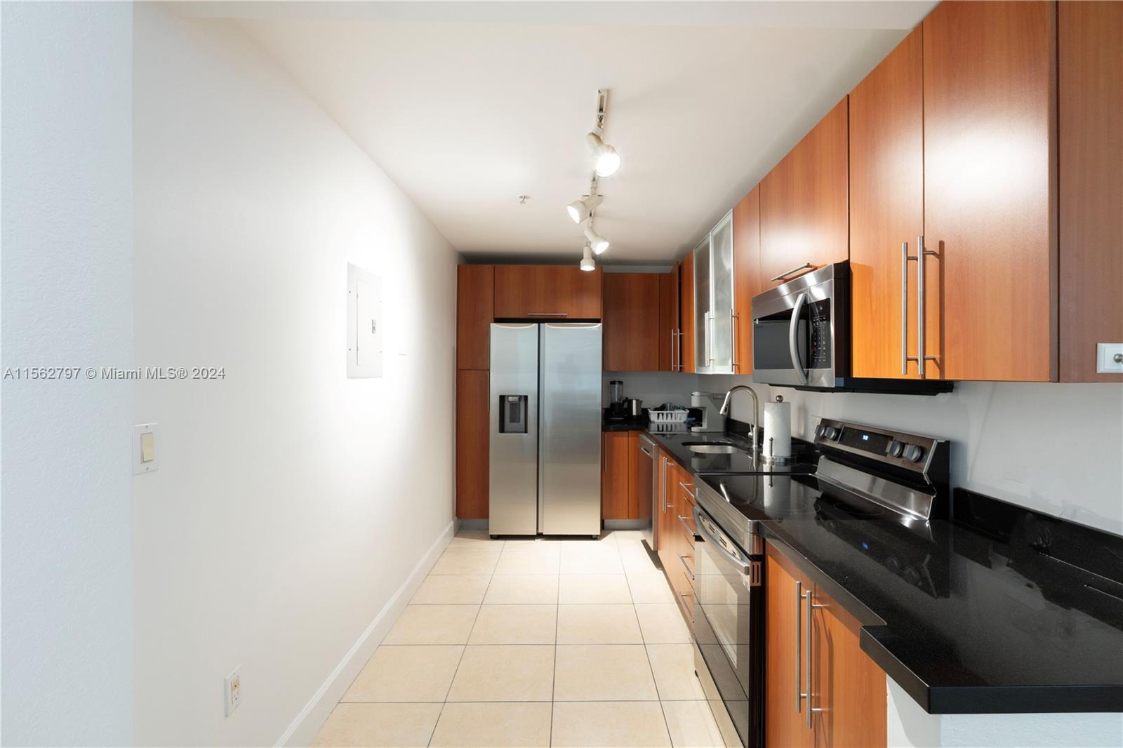 Building Photo - 7501 E Treasure Dr