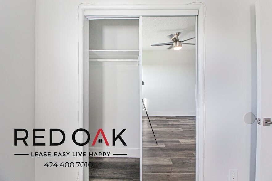 Building Photo - 901 Centinela Ave