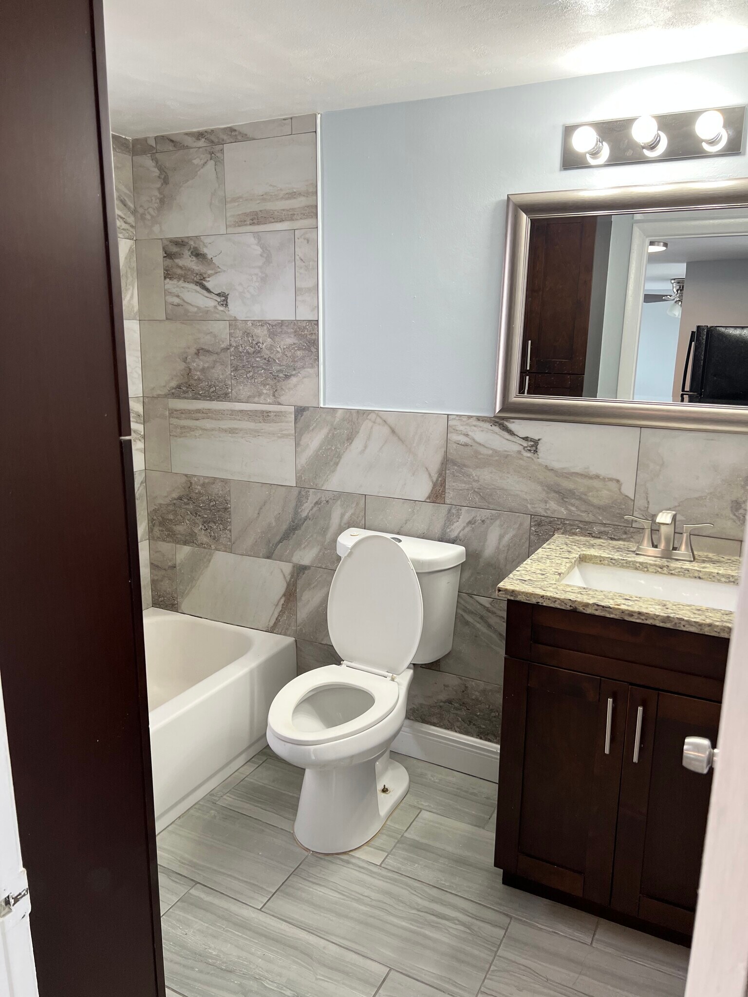 Building Photo - 5333 Pasadena Dr