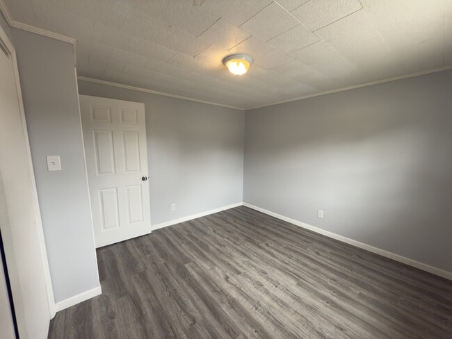 Building Photo - 432 Greensburg St