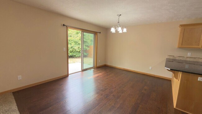 Building Photo - 355 SW Kalmia Ave