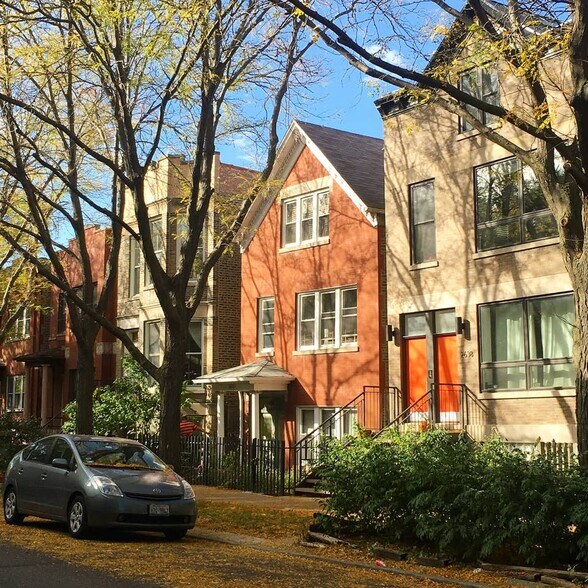 Unit is on the first floor - 2640 West Thomas Street