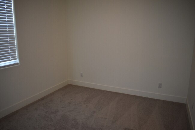 Building Photo - 399 Gallaway Ct