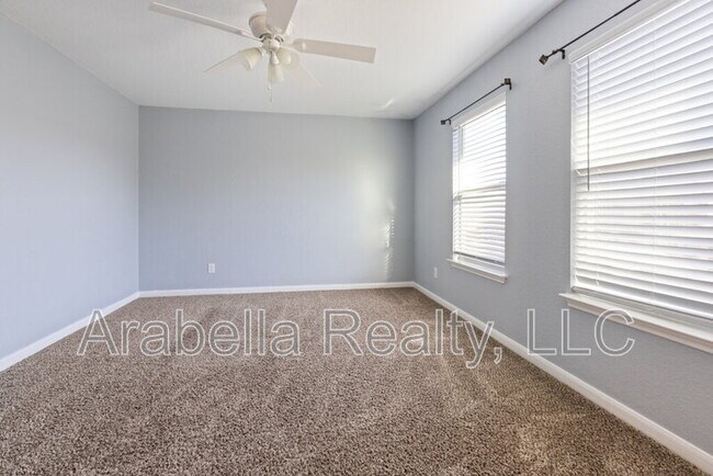 Building Photo - 208 Dove Run