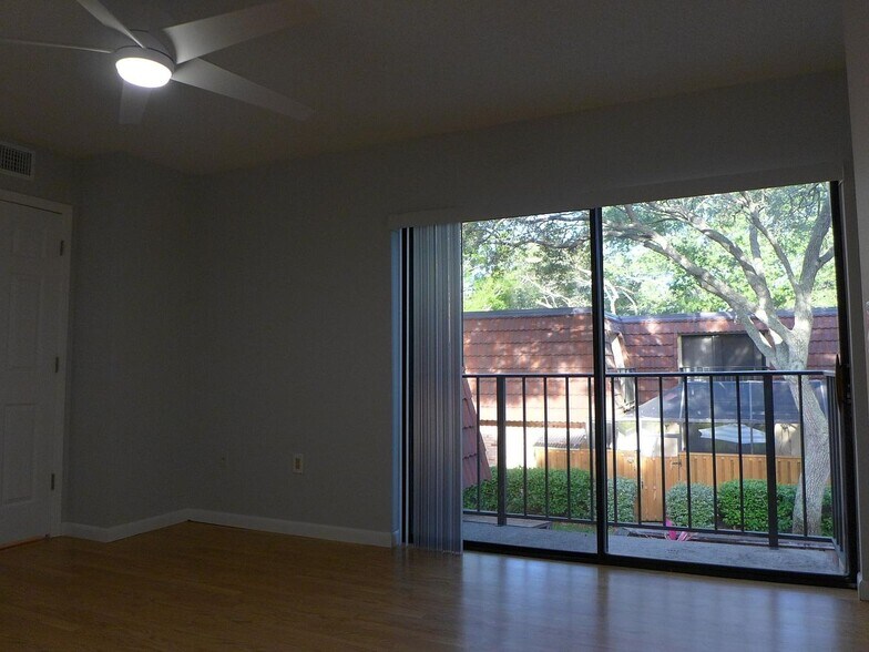 Building Photo - 2708 12th Ct