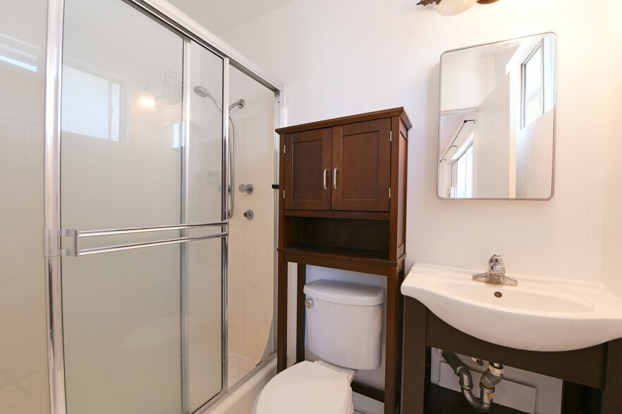 Building Photo - 1436 S Bedford St