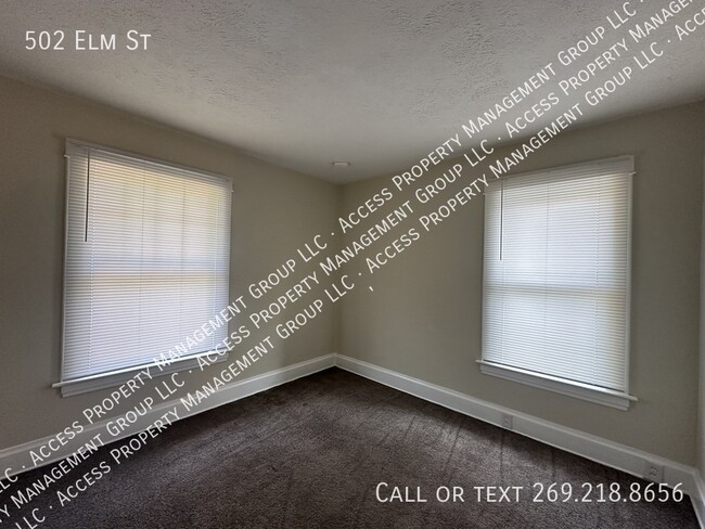 Building Photo - 502 Elm St