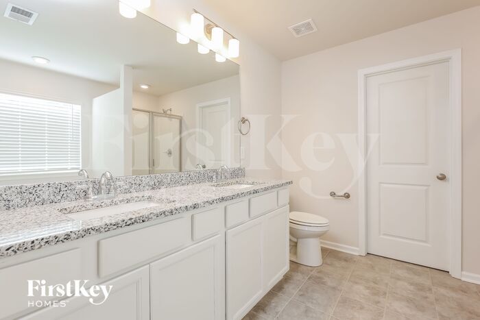 Building Photo - 16 Ramblehurst Rd