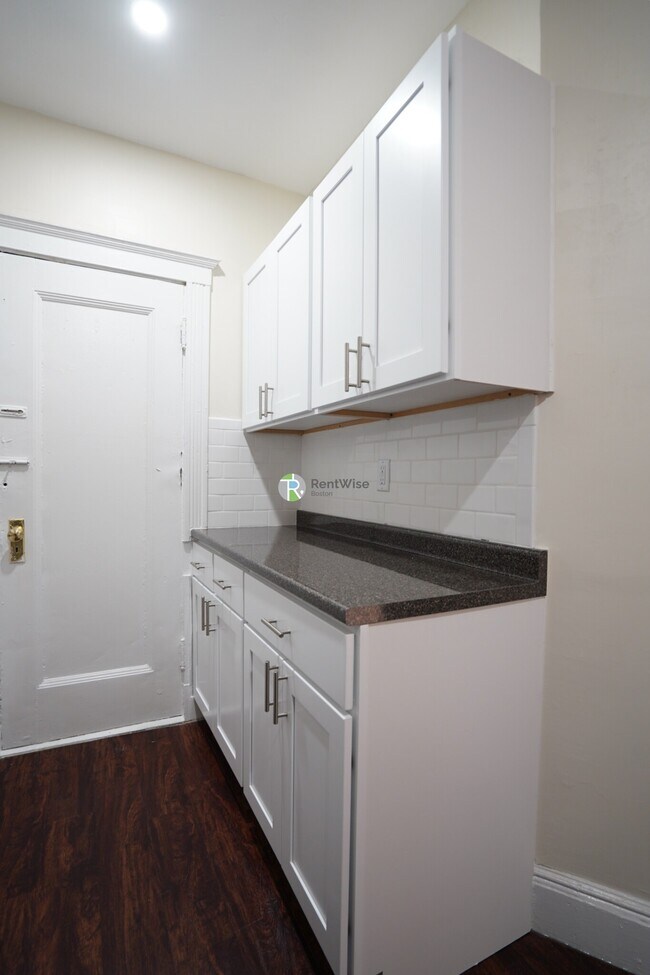 Building Photo - 8 Vinal St