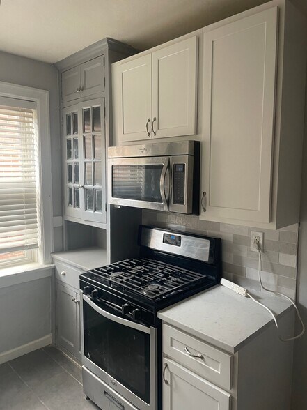 Building Photo - 7551 Byron Pl