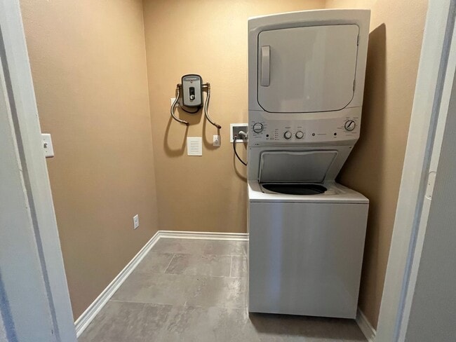 Building Photo - 12885 County Rd 433