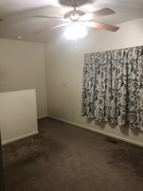 Building Photo - 899 Canary Ln