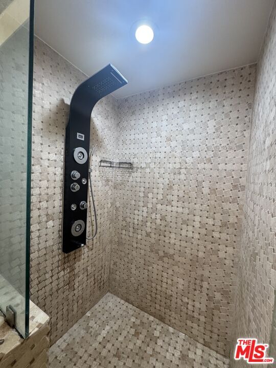Building Photo - 1713 Queens Ct