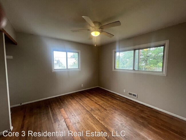 Building Photo - 3 br, 1.5 bath House - 1600 Pope