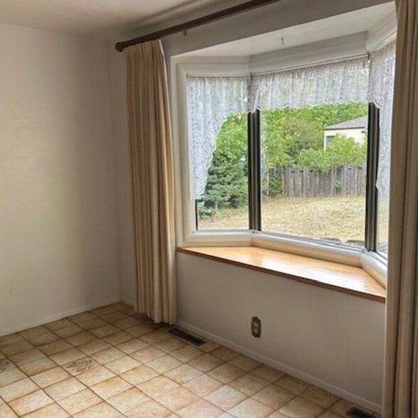 Building Photo - 109 N Washington Dr