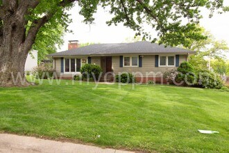 Building Photo - UPDATED 4bedroom Ranch Home!  $600 off the Deposit!!!