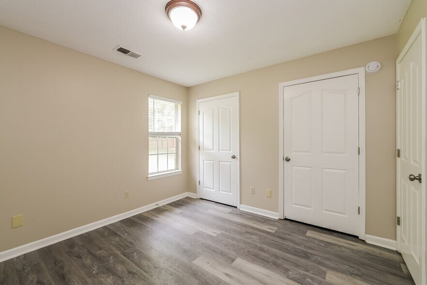 Building Photo - 2378 Kindlewood Dr