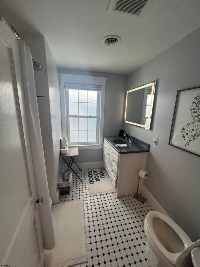 Building Photo - 29 N Hanover Ave