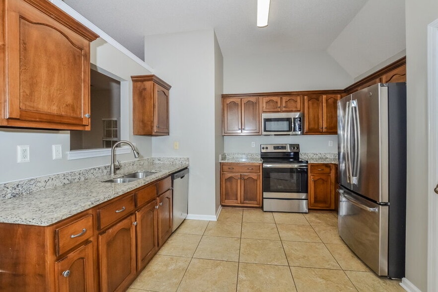 Building Photo - 7158 Crape Myrtle Dr