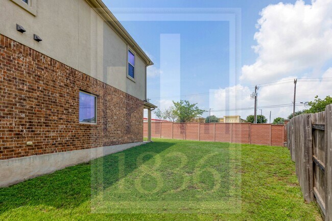 Building Photo - 1040 Chad Lp