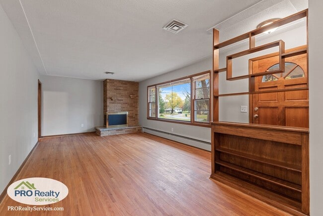 Building Photo - 3 Bedroom Home in Crystal
