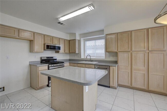 Building Photo - 8366 Drop Camp St