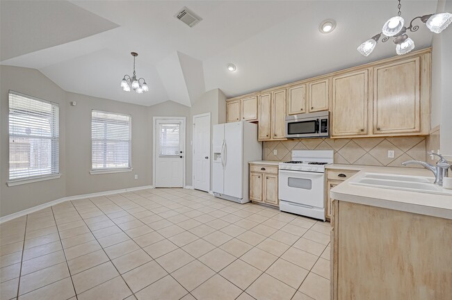 Building Photo - 5602 Eagle Sky Blvd