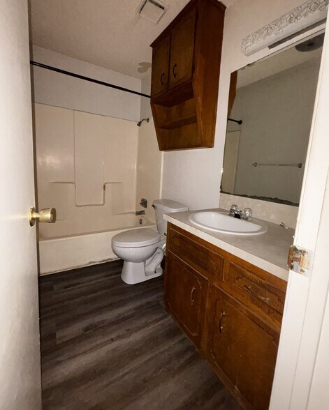 Building Photo - 4801 Rainbow Cir