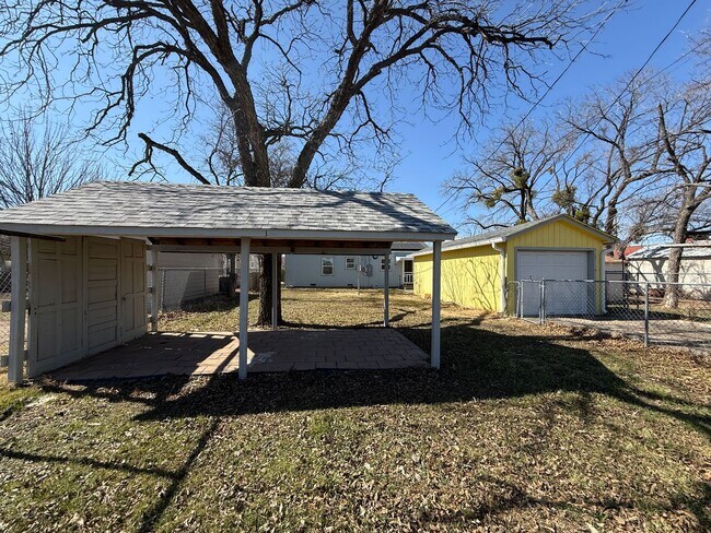 Building Photo - 422 Angelo Blvd