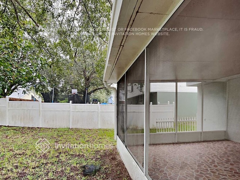 Building Photo - 843 Vanderbilt Dr