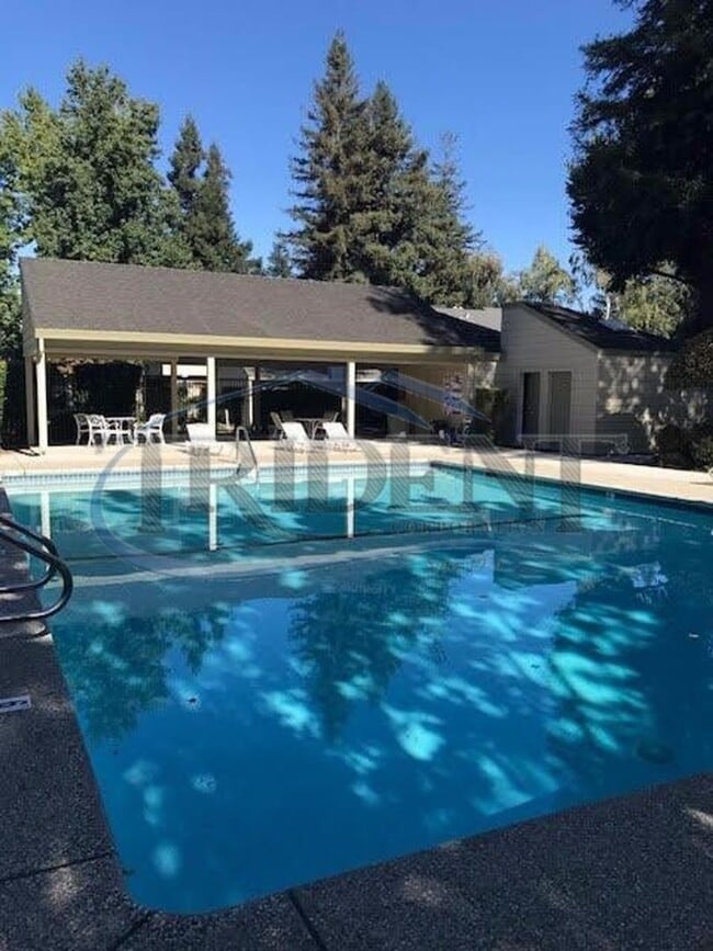 Building Photo - 3 bedroom, 2 ½ bath townhouse, located in The Grove gated community