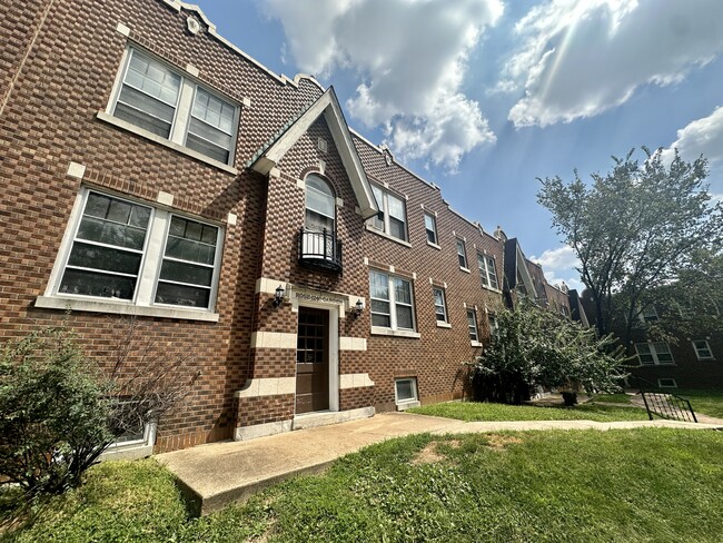 Building Photo - Hawthorne Place Apartments