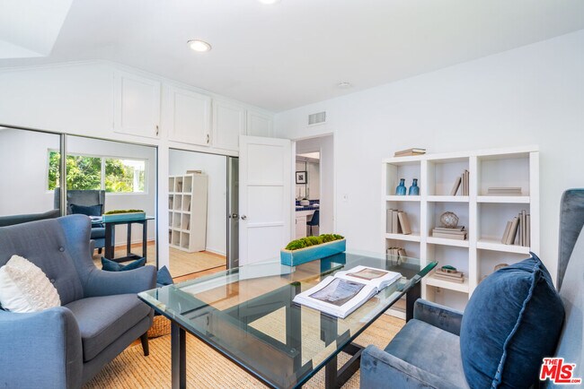 Building Photo - 17001 Bollinger Dr