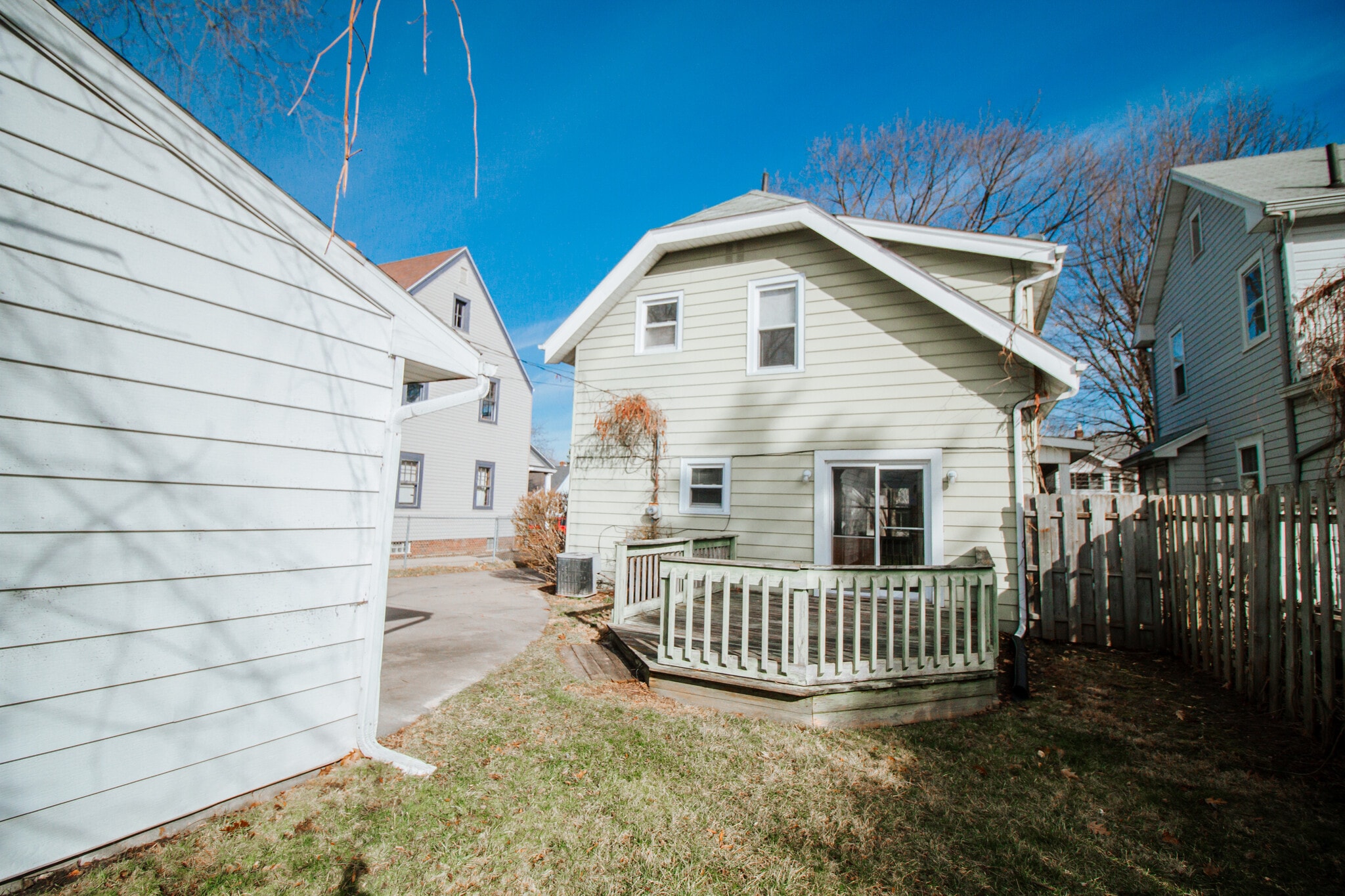 Building Photo - 1467 Sabra Rd