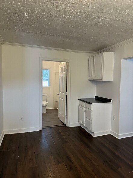 Building Photo - 4499 Hickory Nut Ridge Rd