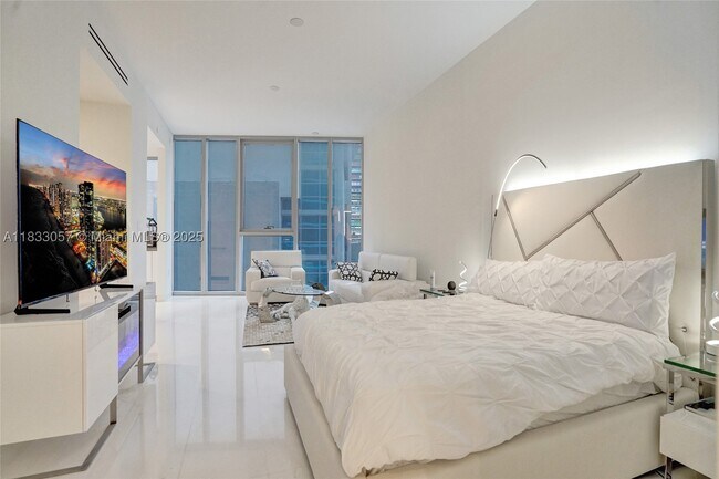 Building Photo - 300 Biscayne Blvd