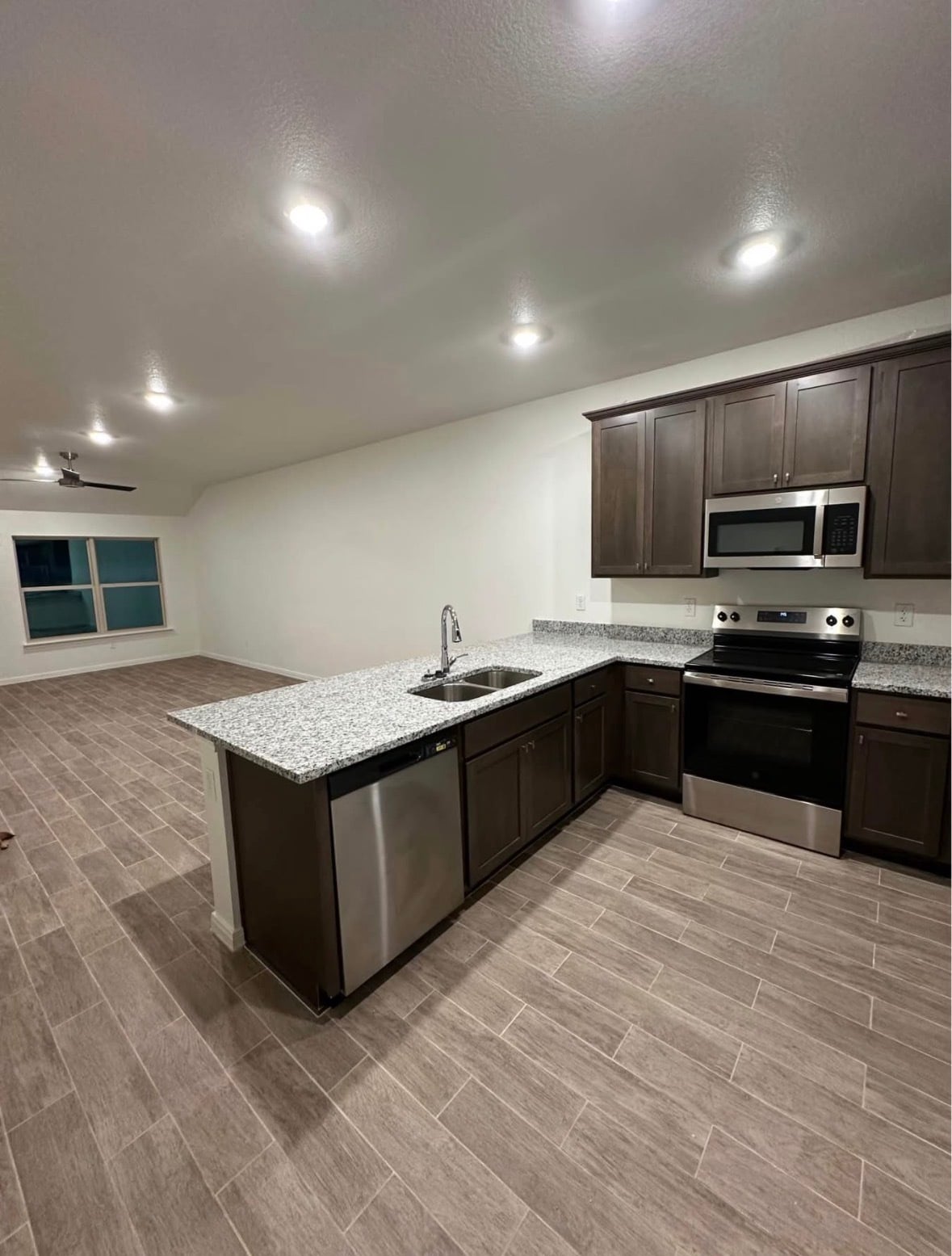 Building Photo - 901 Switchgrass Dr