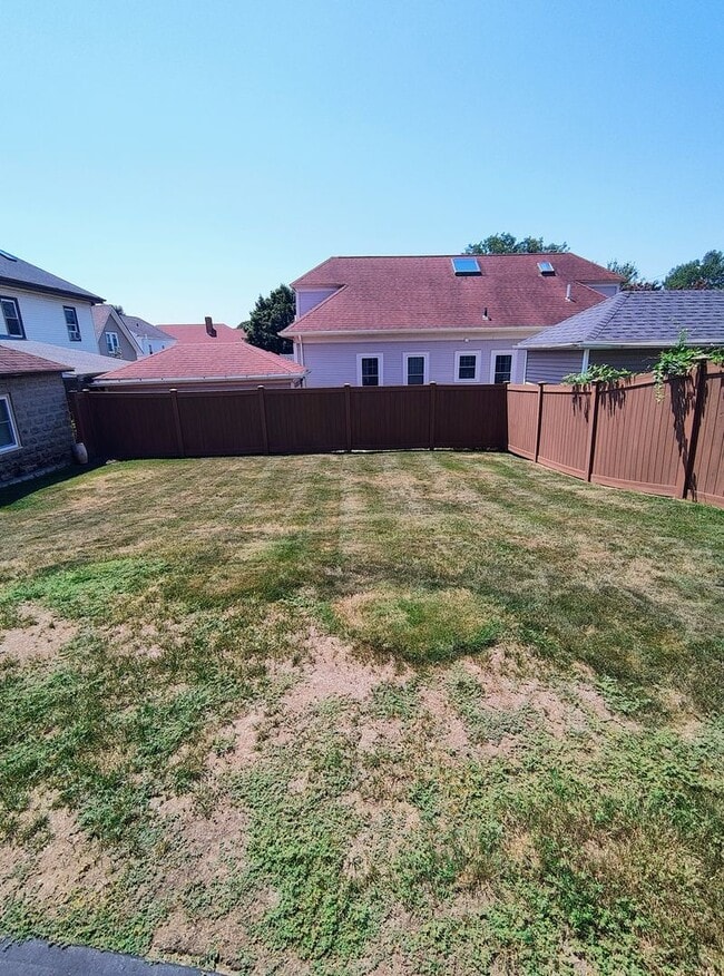 Building Photo - ***Providence/Elmhurst – Two Bed with all ...