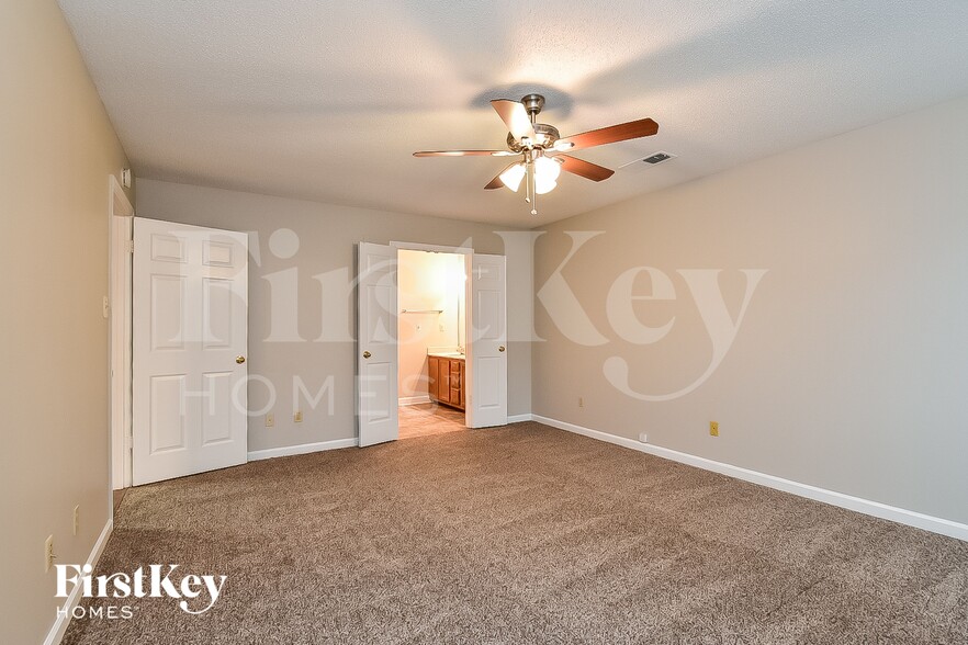 Building Photo - 6464 Evergreen Dr