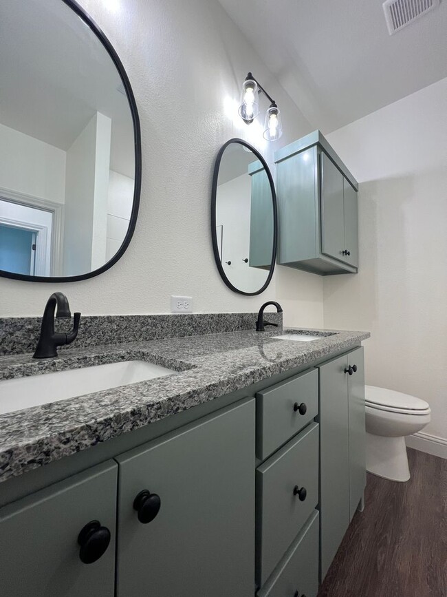 Building Photo - Beautiful 4 bed 2 bath home in Frenship!