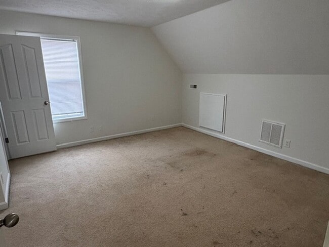 Building Photo - 122 Stonefield Cir