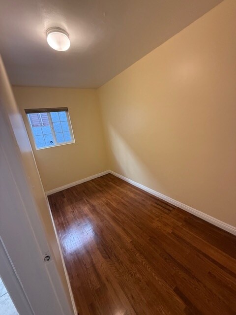 Building Photo - 1427 Centinela Ave