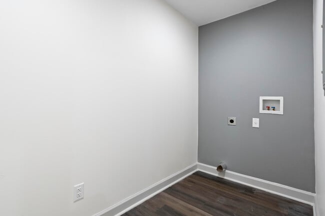 Building Photo - 4593 Windsor Spring Rd