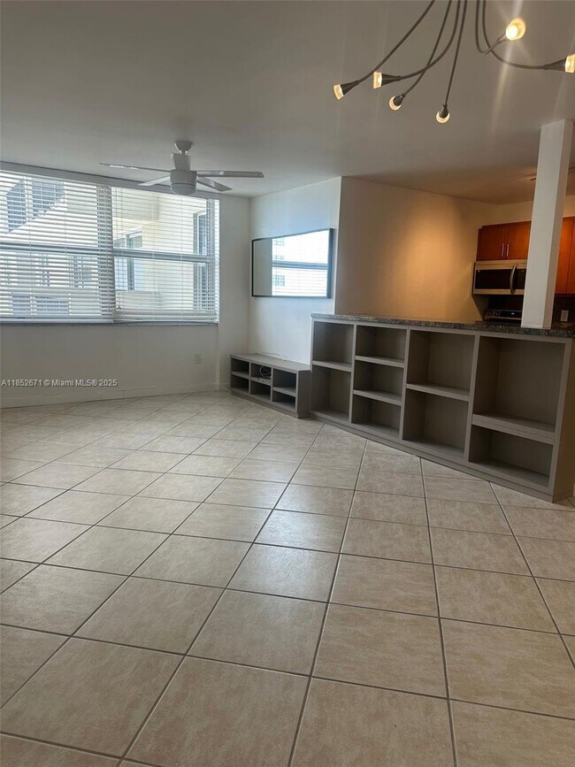 Building Photo - 9273 Collins Ave