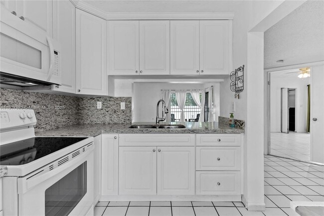 Building Photo - 12915 SW 88th Terrace