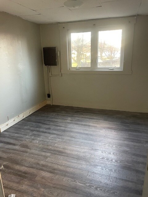 Building Photo - 108 Miller St