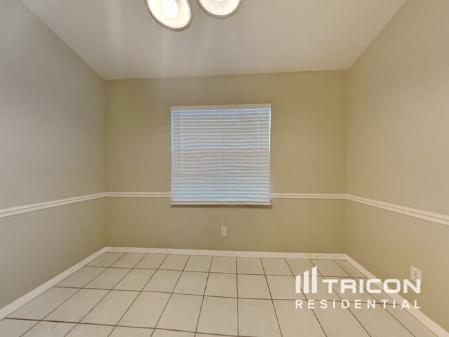 Building Photo - 1761 Banyan Dr