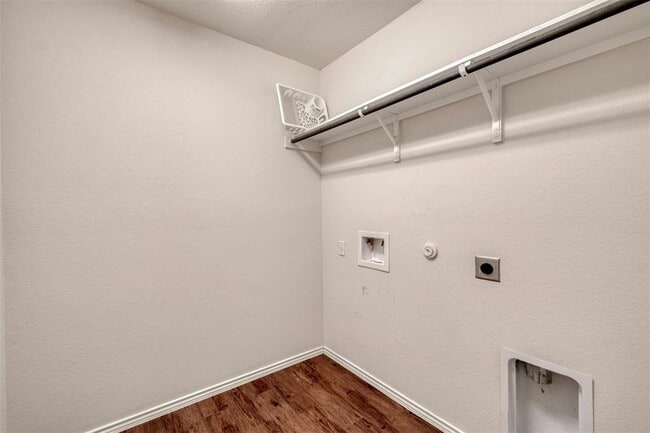 Building Photo - 21608 Windmill Ranch Ave